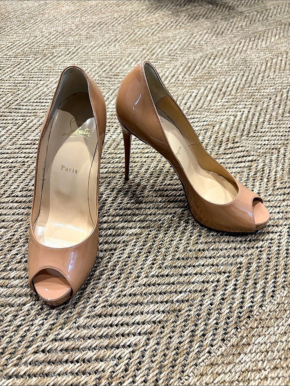 Christian Louboutin New Very Prive 120 Patent Leather Peep-Toe Pumps